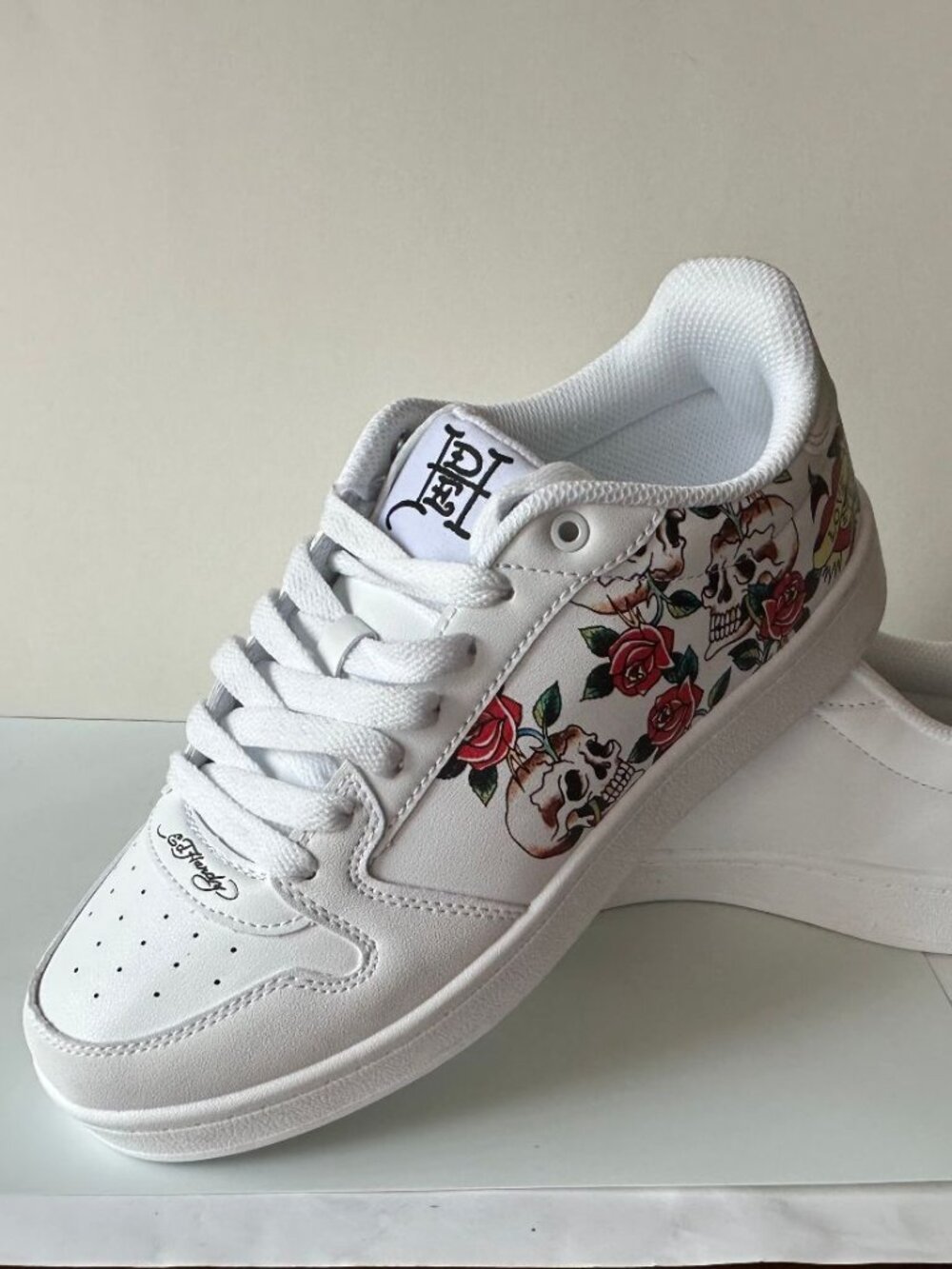 NEW ED HARDY WOMEN'S SNEAKERS SIZE 11